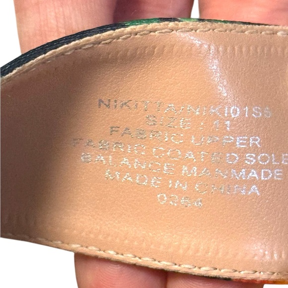 Betsey Johnson Nikitta Black Multi 3-D Flowers & Butterflies Sandals Sz 11 $119 - Picture 7 of 7